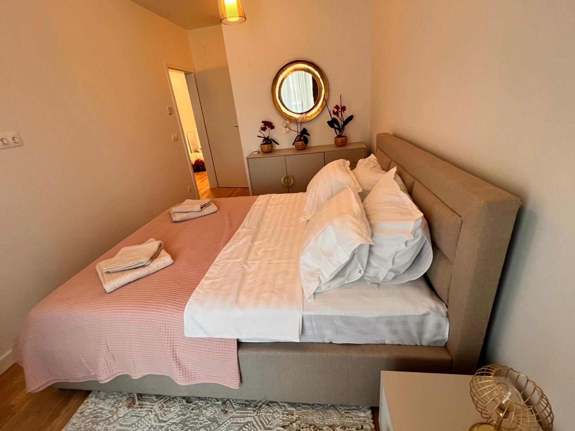 Cosy Stay Bukarest Eksteriør billede
